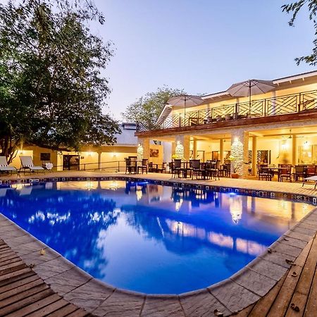 Nkosi Guest Lodge Victoria Falls Exterior photo